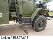 Российская модернизированная реактивная система залпового огня 9К51М «Торнадо-Г» на Международном военно-техническом форуме "Армия-2019", Московская область, вид на правый бок кабины. Редакционное фото, фотограф Малышев Андрей / Фотобанк Лори
