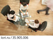 Team of people working on the project . Стоковое фото, агентство Ingram Publishing / Фотобанк Лори