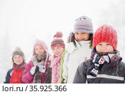Children in the snow. Стоковое фото, фотограф Shannon Fagan / Ingram Publishing / Фотобанк Лори