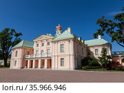 View from the courtyard of the Grand Menshikov Palace, Lomonosov, Leningrad region, Russia (2019 год). Редакционное фото, фотограф Наталья Волкова / Фотобанк Лори