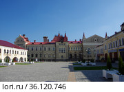 Красная площадь в Рыбинске, Ярославская область, Россия (2021 год). Редакционное фото, фотограф Natalia Sidorova / Фотобанк Лори