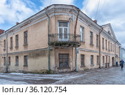 Дом в Выборге, построенный в 1799 году по проекту архитектора Иоганна Брокмана для купца Якова Лунда (2021 год). Редакционное фото, фотограф Румянцева Наталия / Фотобанк Лори