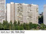 Москва, Митино, улица Митинская, дом 55, жилой дом серии П-44 (2020 год). Редакционное фото, фотограф glokaya_kuzdra / Фотобанк Лори