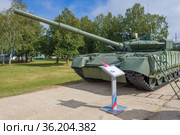 Российский танк Т-80БВМ на международном военно-техническом форуме "Армия-2020". Алабино. Редакционное фото, фотограф Виктор Карасев / Фотобанк Лори