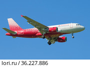 Самолет Airbus A319 "Улан-Уде"(VP-BIT) авиакомпании "Россия" на крупным планом на фоне голубого безоблачного неба (2021 год). Редакционное фото, фотограф Виктор Карасев / Фотобанк Лори