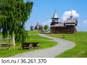 Кижи, Карелия, Россия. Часовня Архангела Михаила из Леликозера (2021 год). Редакционное фото, фотограф Natalia Sidorova / Фотобанк Лори