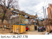 Residential buildings in Armenian quarter of Tbilisi overlooking bell towers. Стоковое фото, фотограф Яков Филимонов / Фотобанк Лори