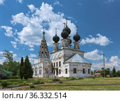 Церковь Воскресения Христова в селе Сусанино, Костромская область. Церковь изображена на картине А.К. Саврасова "Грачи прилетели" (2021 год). Стоковое фото, фотограф Михаил Марковский / Фотобанк Лори