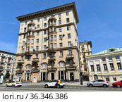 Земляной Вал улица, 39/1 ст1 в Москве (2021 год). Редакционное фото, фотограф Овчинникова Ирина / Фотобанк Лори