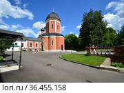 Собор святителя Петра, митрополита Московского. Высоко-Петровский монастырь. Улица Петровка, 28, строение 10. Тверской район. Город Москва (2021 год). Стоковое фото, фотограф lana1501 / Фотобанк Лори