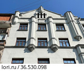 Москва, переулок Гусятников, 11. Доходный дом М. О. Эпштейна. 1912 год постройки, архитектор В. Е. Дубовской (2021 год). Стоковое фото, фотограф Овчинникова Ирина / Фотобанк Лори