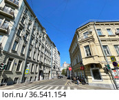 Москва, Лялин переулок летом (2021 год). Редакционное фото, фотограф Овчинникова Ирина / Фотобанк Лори
