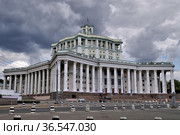 Центральный академический театр Российской Армии. Москва, Суворовская площадь, дом 2 (2021 год). Редакционное фото, фотограф Илюхина Наталья / Фотобанк Лори
