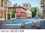 Дом Лопыревского в переулке на Арбате в Москве (2021 год). Редакционное фото, фотограф Baturina Yuliya / Фотобанк Лори