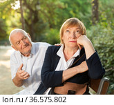 Elderly woman offended by her husband. Стоковое фото, фотограф Яков Филимонов / Фотобанк Лори