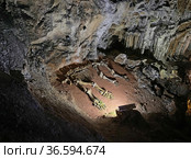 Скелет мамонта. Пещера Эмине-Баир-Хосар, Крым (2021 год). Редакционное фото, фотограф Мария Кылосова / Фотобанк Лори