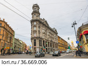 Перекрёсток "Пять углов". Осенний пасмурный день. Санкт-Петербург. Россия (2021 год). Редакционное фото, фотограф E. O. / Фотобанк Лори