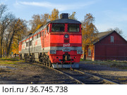 Советский грузовой магистральный тепловоз 2ТЭ116 крупным планом октябрьским днем. Сортавала, Карелия (2021 год). Редакционное фото, фотограф Виктор Карасев / Фотобанк Лори