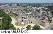 Scenic aerial view of walled Breton town of Dinan on sunny summer day, France. Стоковое видео, видеограф Яков Филимонов / Фотобанк Лори