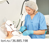Nice girl expects plastic surgery in clinic. Стоковое фото, фотограф Яков Филимонов / Фотобанк Лори