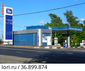 АЗС «ТНК». Открытое шоссе, строение 14г. Район Богородское. Город Москва (2011 год). Редакционное фото, фотограф lana1501 / Фотобанк Лори