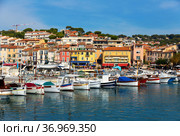 Harbour in French town Cassis. Стоковое фото, фотограф Яков Филимонов / Фотобанк Лори