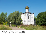 Вид на церковь Михаила Архангела солнечным июльским днем. Малоярославец, Россия (2021 год). Стоковое фото, фотограф Виктор Карасев / Фотобанк Лори