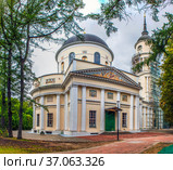 Троицкий кафедральный собор. Центральный городской парк культуры и отдыха. Калуга (2021 год). Стоковое фото, фотограф Сергей Афанасьев / Фотобанк Лори