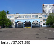Школа № 1048 (ГБОУ школа № 2127 корпус 1). Салтыковская улица, 13б. Район Новокосино. Город Москва (2012 год). Редакционное фото, фотограф lana1501 / Фотобанк Лори