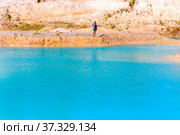beautiful turquoise color of water in a kaolin quarry near the city of Kyshtym, Chelyabinsk region in Russia. Стоковое фото, фотограф Акиньшин Владимир / Фотобанк Лори