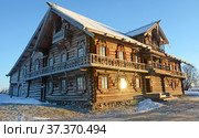 Old wooden monastery on Kizhi island. Russia, Karelia. Winter (2017 год). Редакционное фото, фотограф Алексей Кокоулин / Фотобанк Лори