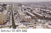 Aerial view of the Intercession Bishop Cathedral and residental quarters in winter in city Penza, Russia. Стоковое видео, видеограф Яков Филимонов / Фотобанк Лори