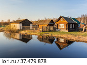 Wooden house on the lake (2021 год). Стоковое фото, фотограф Дмитрий Тищенко / Фотобанк Лори