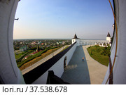 View of the courtyard of the Sophia-Assumption Cathedral in the city of Tobolsk (2021 год). Редакционное фото, фотограф Александр Карпенко / Фотобанк Лори