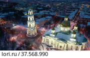 Winter view from a drone in the evening at the Spassky Cathedral in Penza. Стоковое видео, видеограф Яков Филимонов / Фотобанк Лори