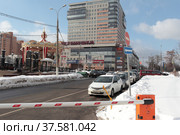 Москва ТЦ Черёмушки и улица Гарибальди (2018 год). Редакционное фото, фотограф Дмитрий Неумоин / Фотобанк Лори