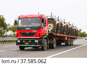 Tata Prima LX 4023.S (2022 год). Редакционное фото, фотограф Art Konovalov / Фотобанк Лори