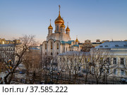 Москва, Большая Лубянка, храм Воскресения Христова и Новомучеников и исповедников Земли Русской (2022 год). Редакционное фото, фотограф glokaya_kuzdra / Фотобанк Лори