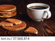 Dutch Waffles with Coffee. Стоковое фото, фотограф Всеволод Белоусов / Фотобанк Лори