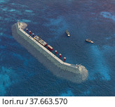 LNG transshipment Сomplex. 3d-rendering. Редакционная иллюстрация, иллюстратор Наталья Лагуткина / Фотобанк Лори