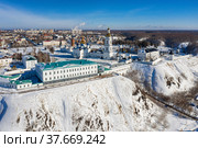 Тобольск зимой. Тобольский кремль - самая большая каменная крепость в Сибири. Вид с воздуха. Tobolsk in winter. Tobolsk Kremlin - the sole stone fortress in Siberia. Aerial view. (2022 год). Редакционное фото, фотограф Евгений Романов / Фотобанк Лори