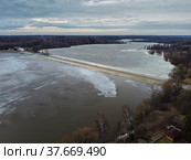 Московская область, можайский район, Старосельская плотина и гидроузел в устье реки Колочь (2022 год). Редакционное фото, фотограф glokaya_kuzdra / Фотобанк Лори