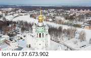 Вологда зимой. Пролёт над Вологодским кремлем. Исторический центр города. Vologda in winter. Flying over the Kremlin. The historical center of the city. (2022 год). Редакционное видео, видеограф Евгений Романов / Фотобанк Лори