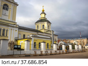 Церковь Покрова Пресвятой Богородицы в городе Руза Московской области (2022 год). Редакционное фото, фотограф Диана Лукьянова / Фотобанк Лори