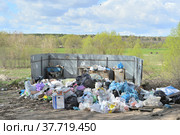 Поля, леса и мусорная свалка (2022 год). Редакционное фото, фотограф Владимир Литвинов / Фотобанк Лори