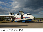 Российский самолет-амфибия (летающая лодка) Бе-200ЧС для тушения пожаров на Международном авиасалоне МАКС-2021 в Жуковском, Россия. Редакционное фото, фотограф Free Wind / Фотобанк Лори