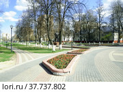 Центральный бульвар в Балашихе, мкрн. Железнодорожный , Московская область. ( апрель м-ц). Виды города . (2022 год). Редакционное фото, фотограф stargal / Фотобанк Лори