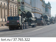 Перевозка самоходных артиллерийских установок Мста-С. Подготовка к параду в честь Дня Победы. Санкт-Петербург (2022 год). Редакционное фото, фотограф Виктор Карасев / Фотобанк Лори