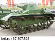 Легкий танк Т60 образца 1941 года. Выставка военной техники. Город Москва (2022 год). Редакционное фото, фотограф Владимир Макеев / Фотобанк Лори