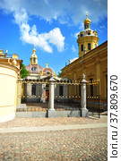 Saint Petersburg, Russia. Peter and Paul Cathedral and Grand Ducal Burial Vault on the territory of Peter and Paul fortress.. (2010 год). Редакционное фото, фотограф Анна Кривицкая / Фотобанк Лори